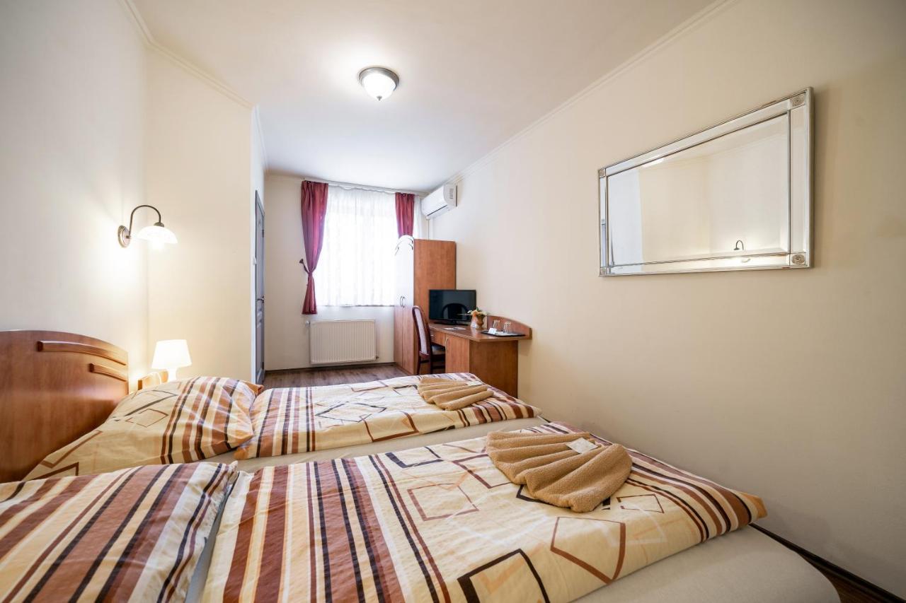 Szenti Vendeghaz Bed and Breakfast Győr Exteriör bild