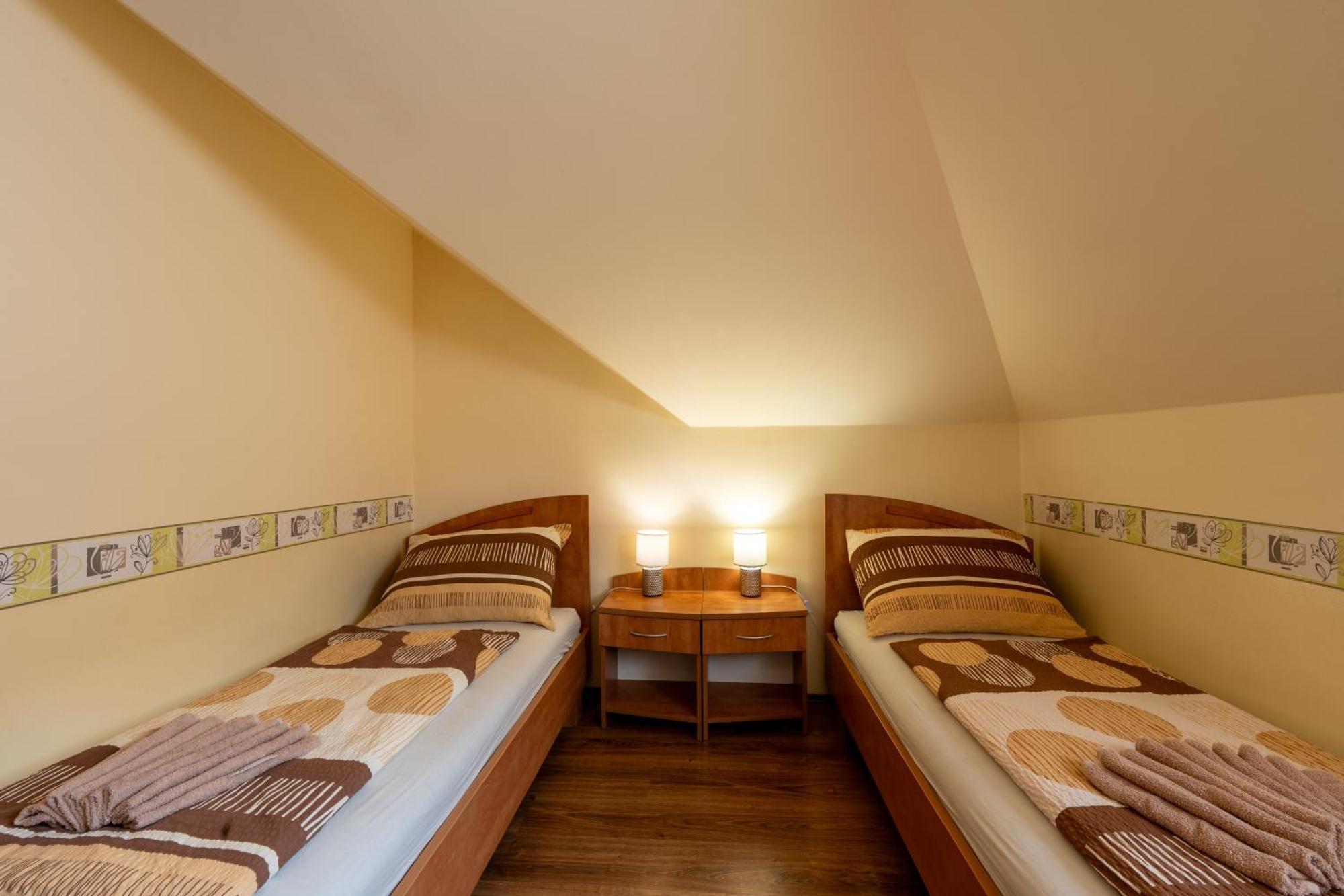 Szenti Vendeghaz Bed and Breakfast Győr Exteriör bild