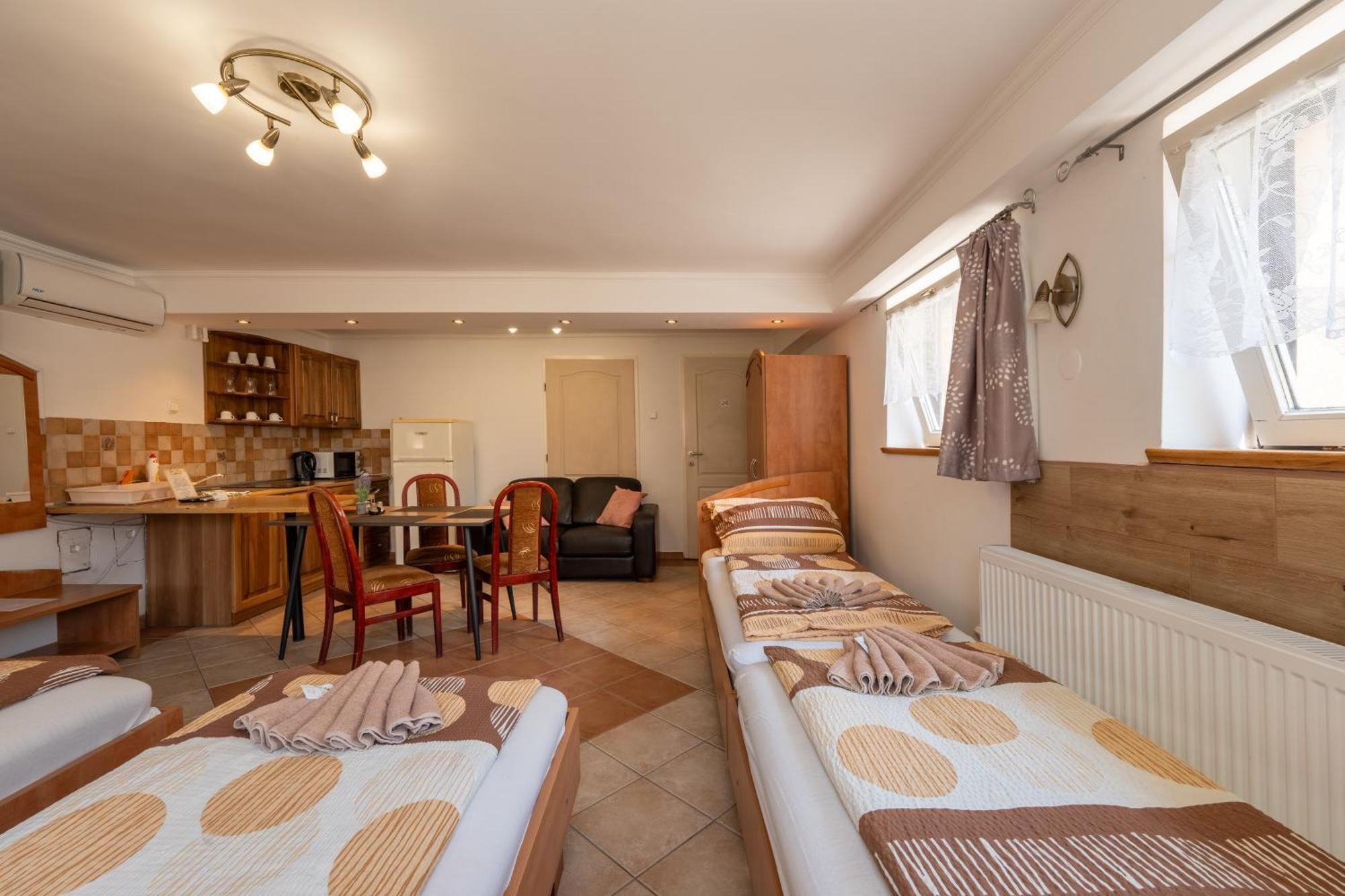 Szenti Vendeghaz Bed and Breakfast Győr Exteriör bild