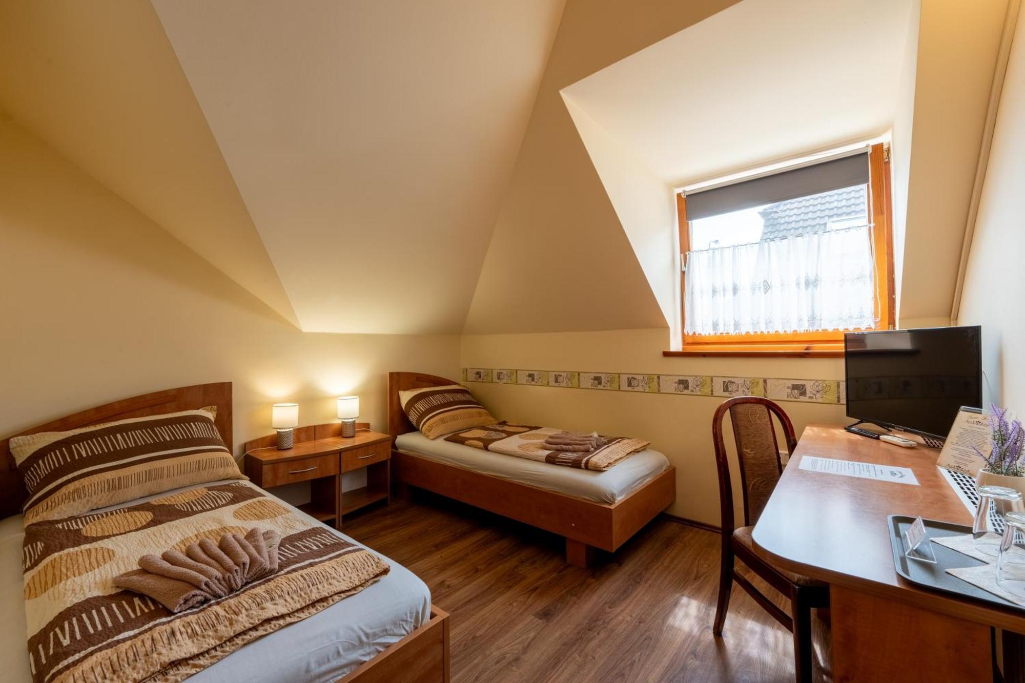 Szenti Vendeghaz Bed and Breakfast Győr Exteriör bild