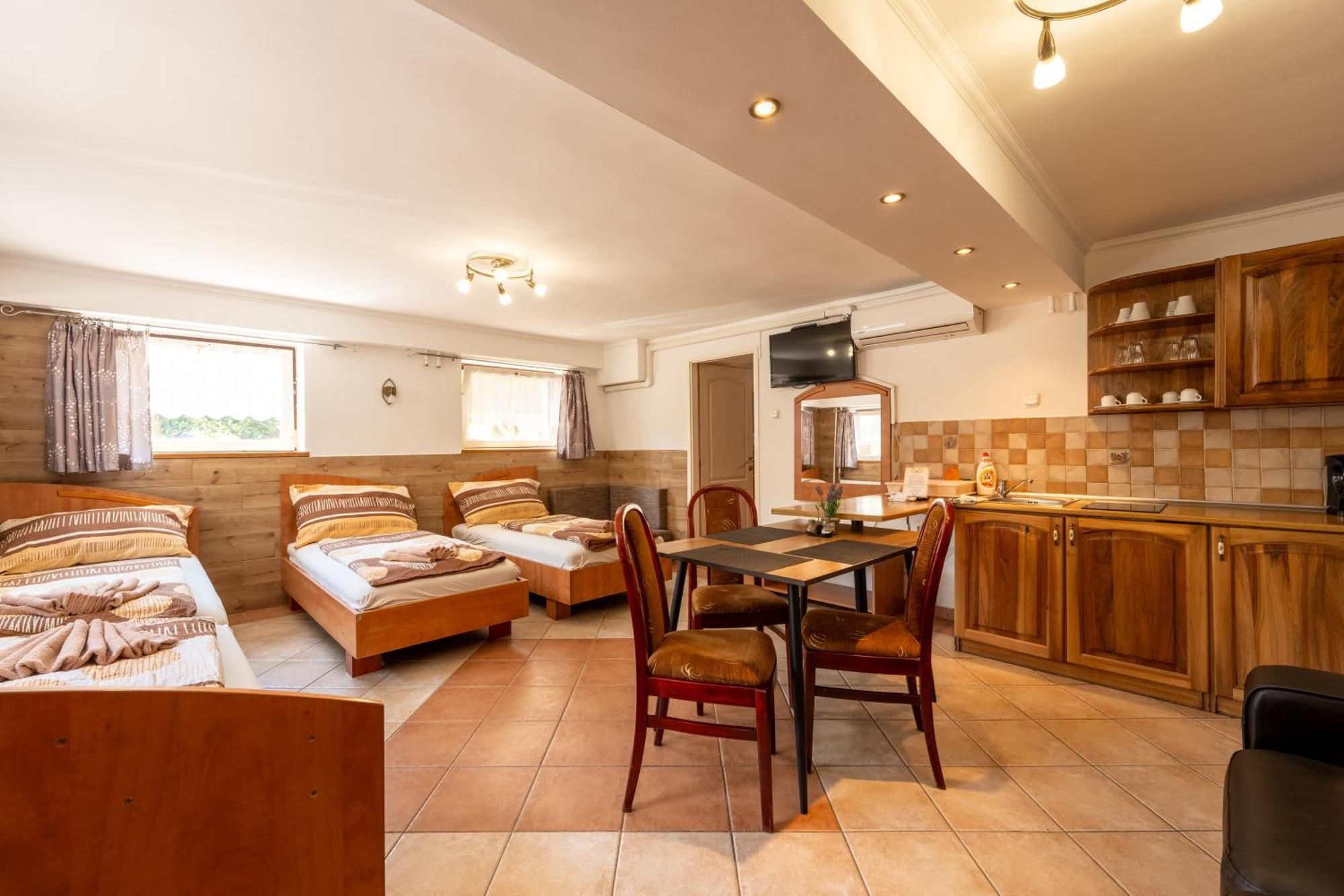 Szenti Vendeghaz Bed and Breakfast Győr Exteriör bild