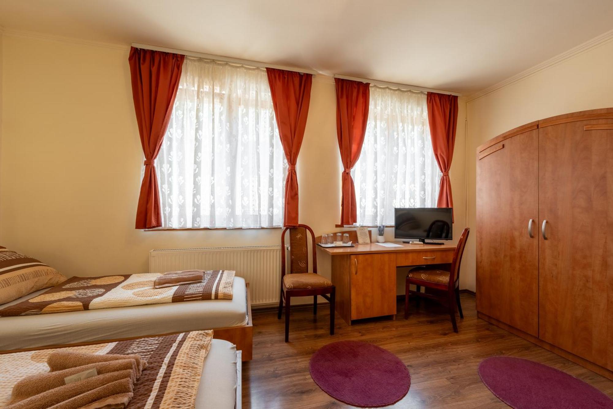 Szenti Vendeghaz Bed and Breakfast Győr Exteriör bild