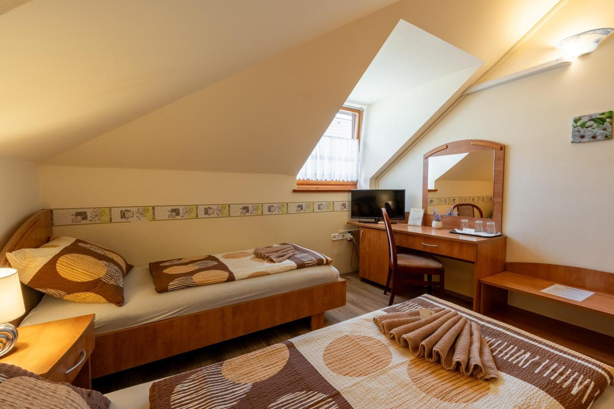 Szenti Vendeghaz Bed and Breakfast Győr Exteriör bild